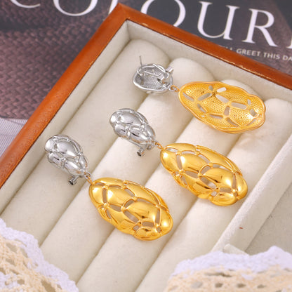 New Irregular Color Matching Oval Hollow Earrings for Women Titanium Steel Plated 18k Gold Personalized Retro Earrings